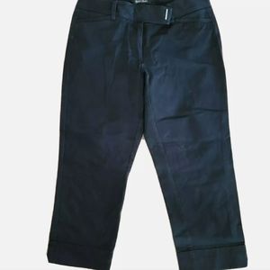 White House Black Market Slim Crop Pants Size 8.Coloe Black.